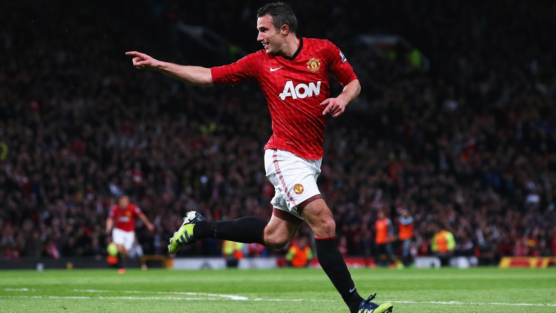 哈兰德的进球节奏对赛季目标达成起到决定性推动,哈兰德进球动作