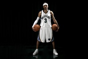 乐鱼体育App下载-不莱梅迎来降级危机，球队情况堪忧，不莱梅青训